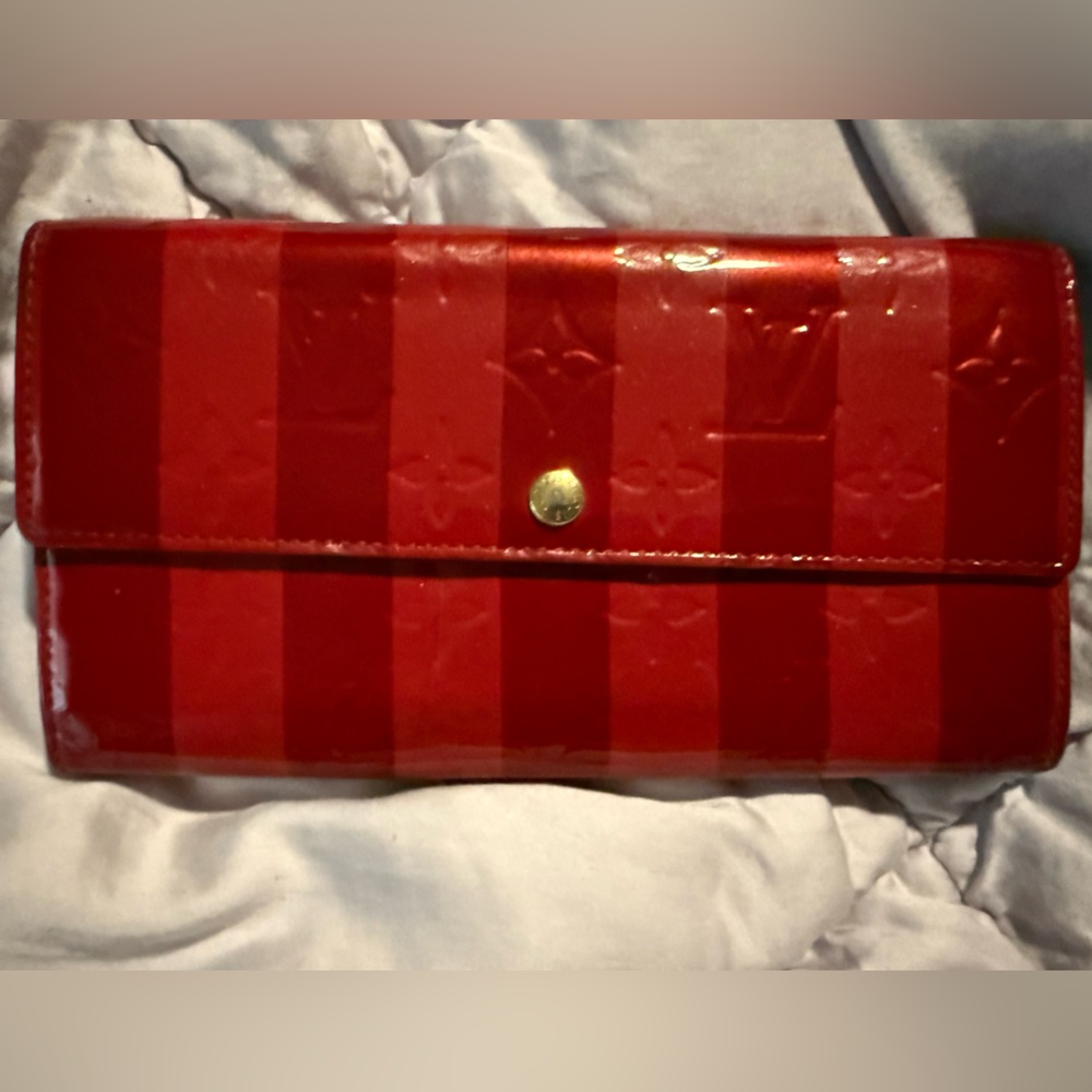 **** Price Drop***** Authentic Louis Vuitton Vernis Wallet ❤️